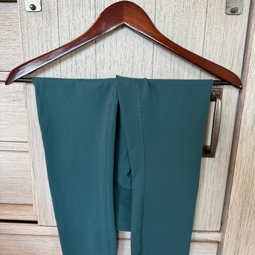 Lululemon Wunder Train Leggings - Used - Picture 2 of 4